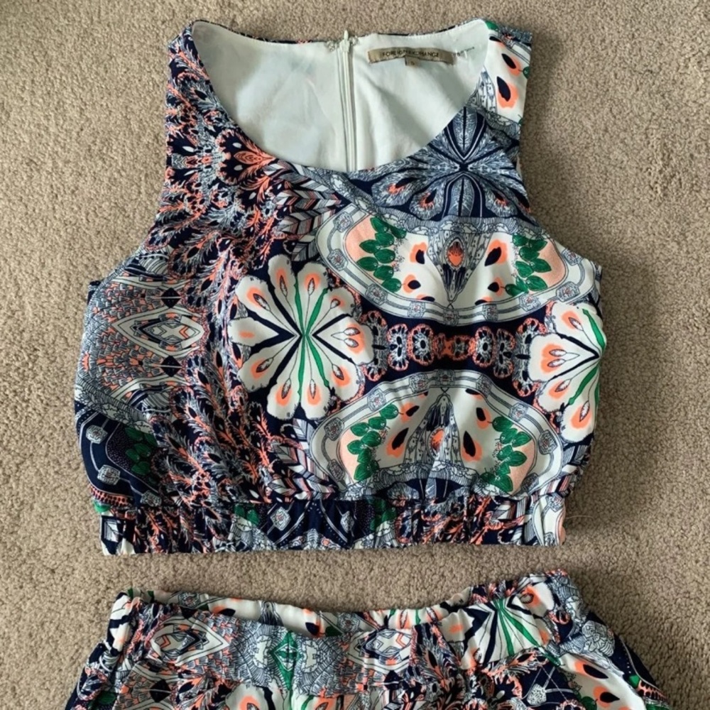 Two piece set - Picture 2 of 4